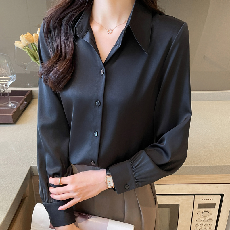 https://fulmo-img-server.com/blackblouse/a7f1c578-015f-41b8-949f-c487ff234cf6.jpg
