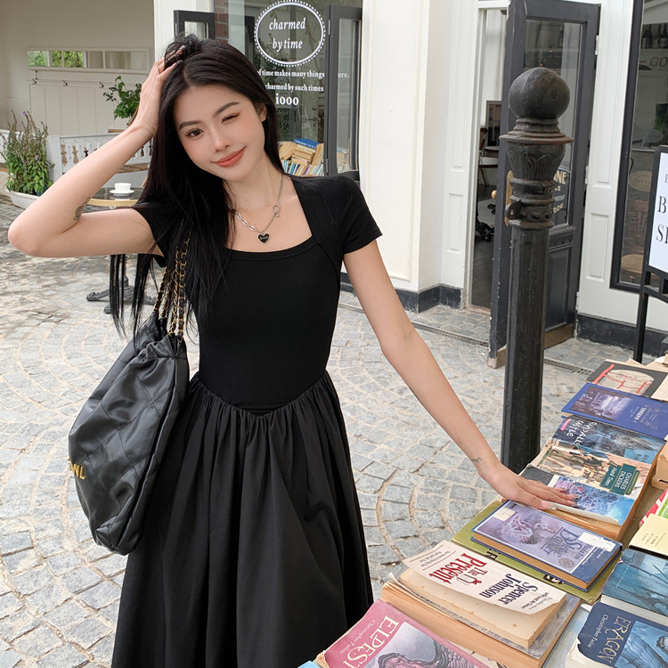 黒ワンピース 優美スクエアネックギャザーワンピース
