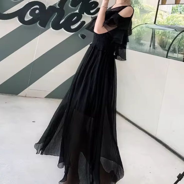 黒ワンピース シフォン肩あきフリルワンピース
