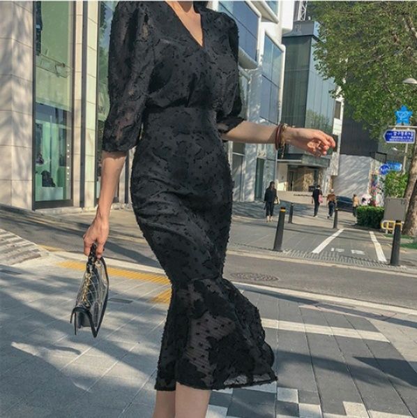 黒ワンピース 花柄レース ロングワンピース Vネック フィッシュテール 黒