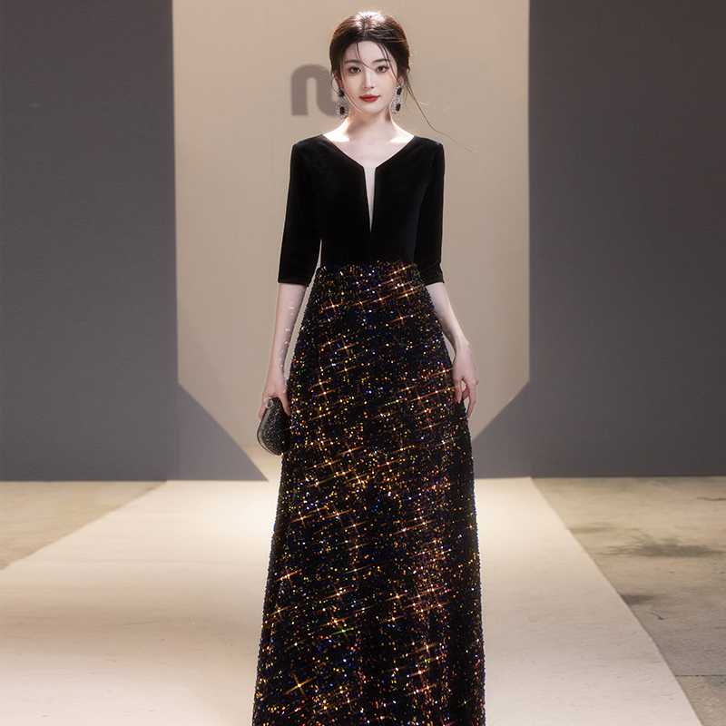 黒ワンピース きらめき星空プリーツドレス