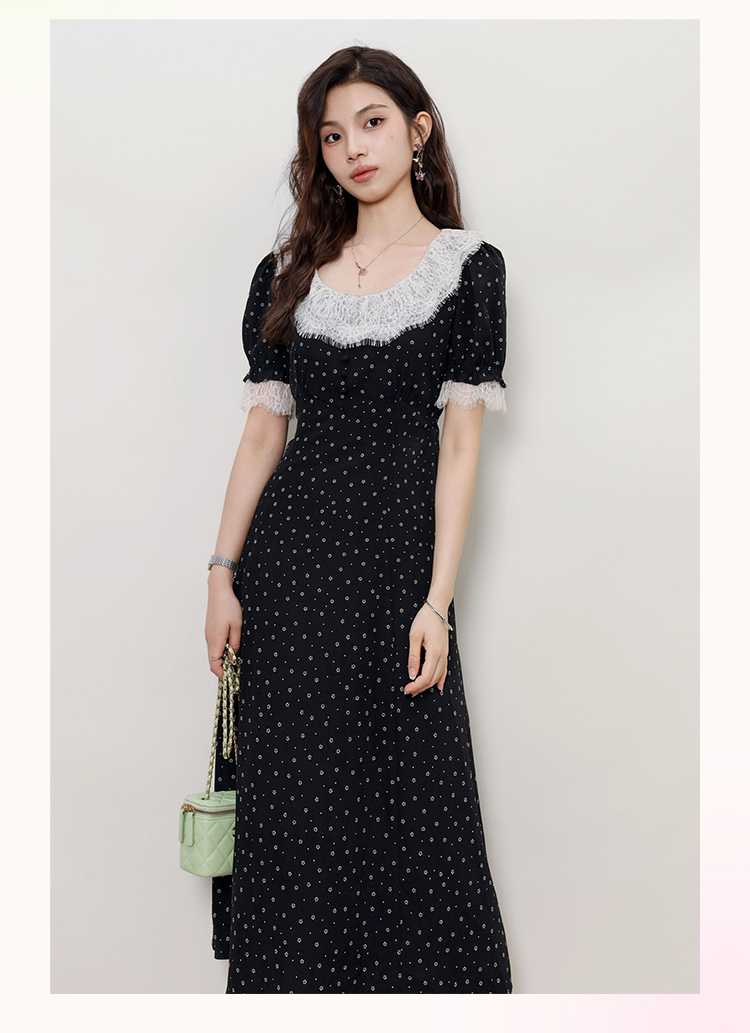 黒ワンピース レース襟花柄ワンピース