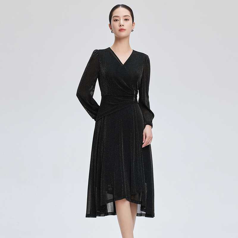 黒ワンピース 優美なカシュクールラメワンピース