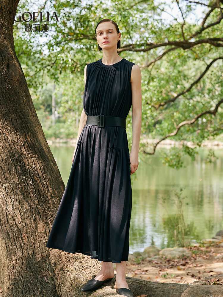 黒ワンピース 優美なギャザーフレアベルト付きワンピース