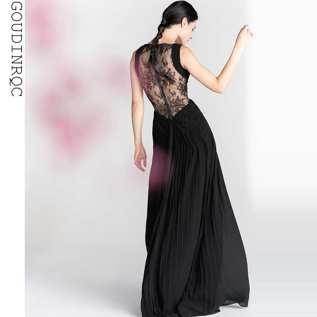 黒ワンピース 優美レース透かしプリーツロング