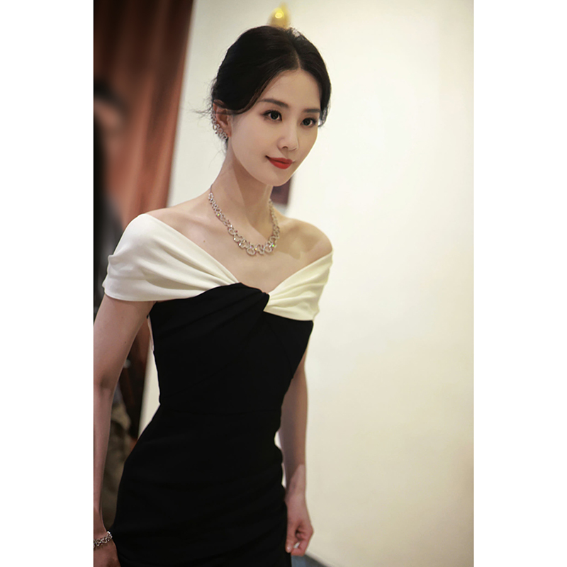 https://fulmo-img-server.com/blackelegance/2588d273-acc3-4ec6-9982-3d79ecf57b56.jpg