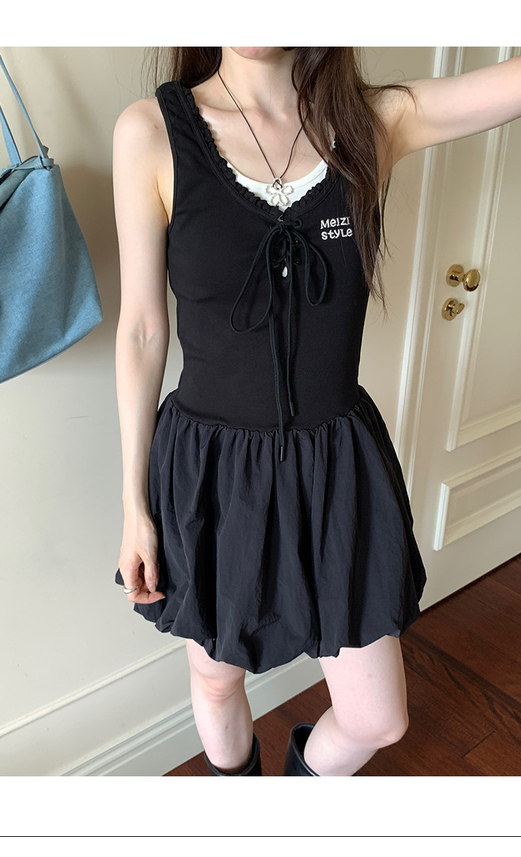 黒ワンピース レースアップバルーンワンピース