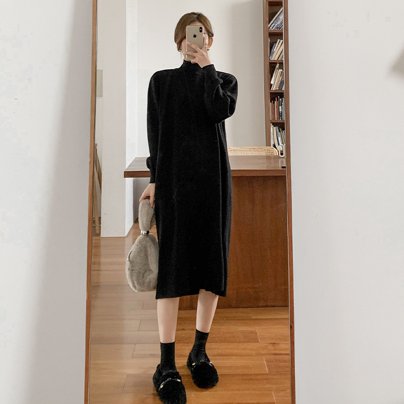 黒ワンピース しなやかハイネックロングワンピース
