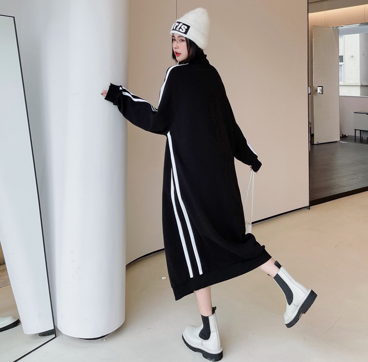 ハーフジップ運動風黒ワンピース長袖