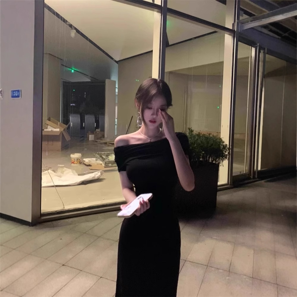 黒ワンピース 優美なオフショルダーロングドレス