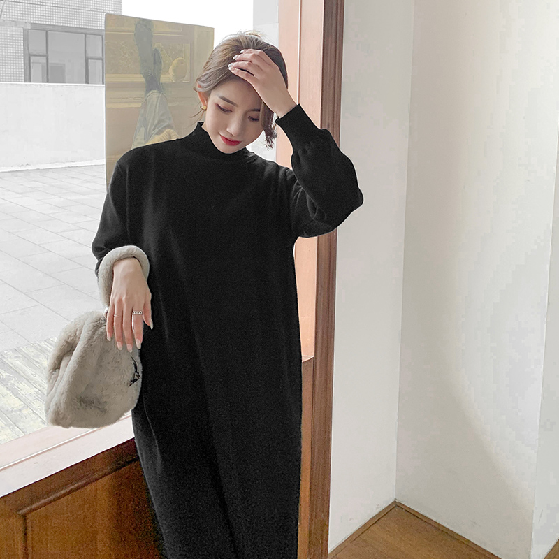 黒ワンピース しなやかハイネックロングワンピース