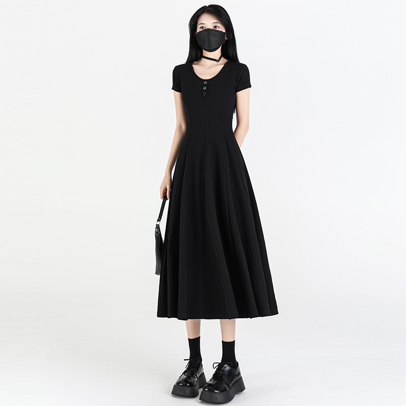 黒ワンピース シンプル優美フレアロングワンピース
