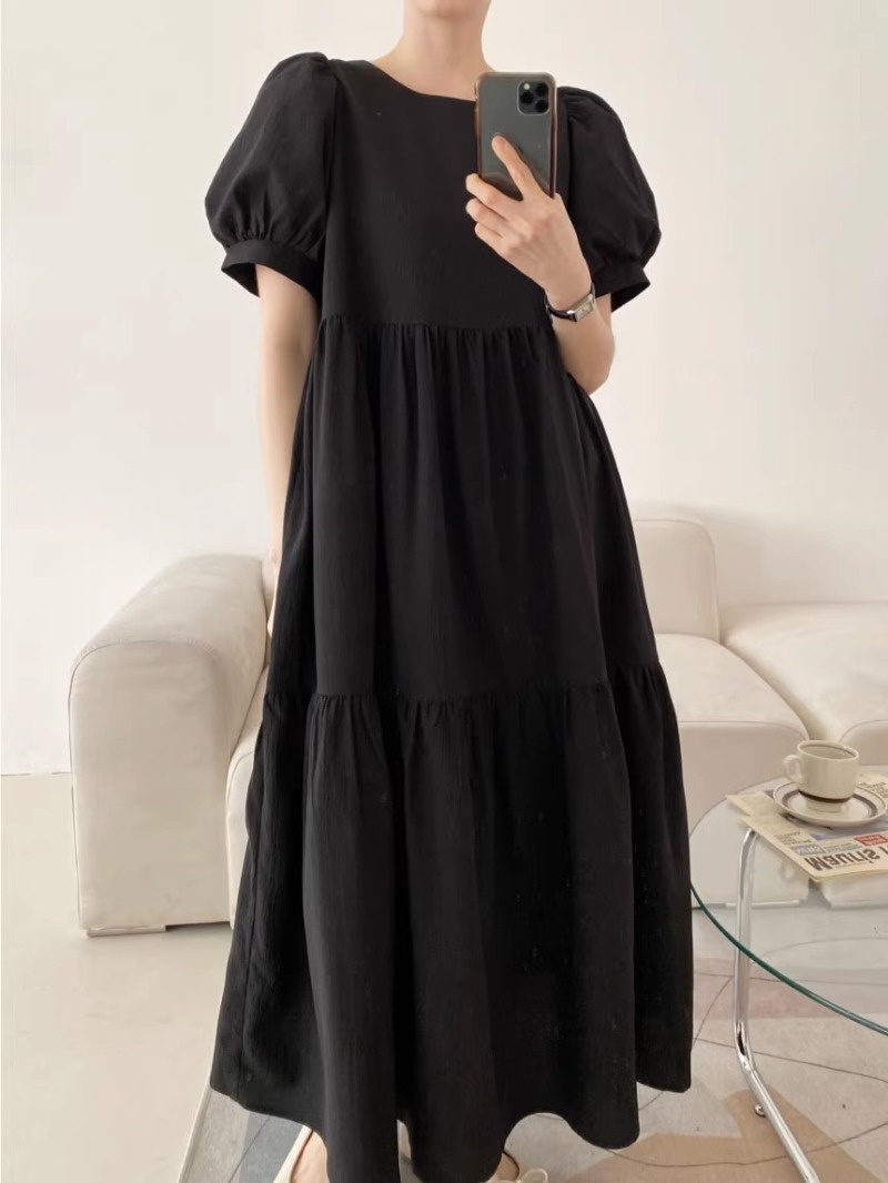 黒ワンピース 黒パフ袖ティアードワンピース ロング丈ゆったり上品