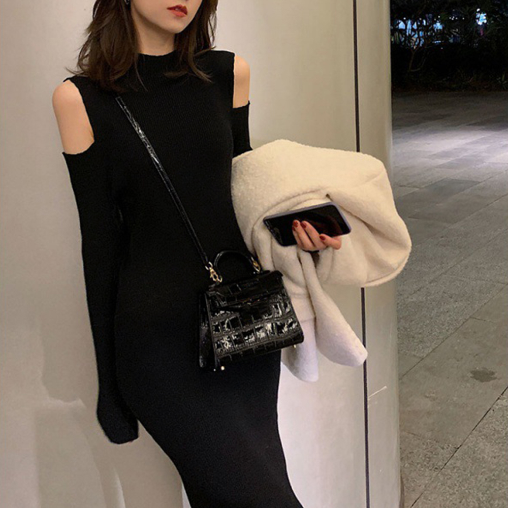 黒ワンピース 肩出しニットワンピース 長袖 黒 レディース リブ編み