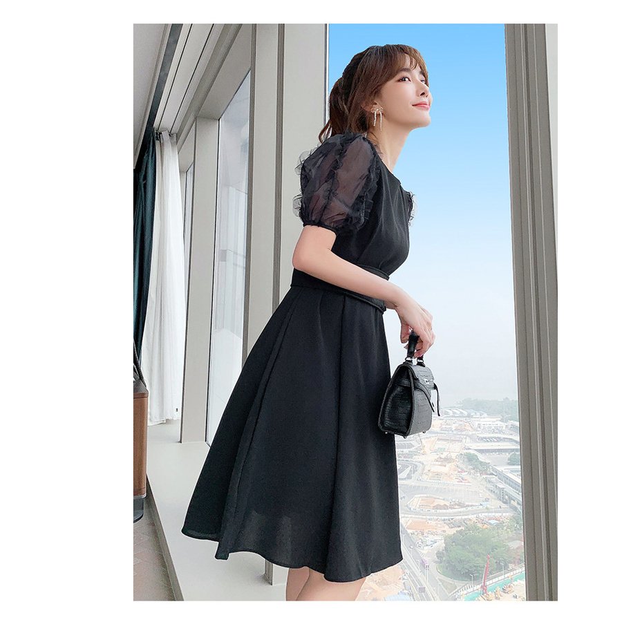 上品な膝丈シアースリーブ 黒ワンピース 春夏