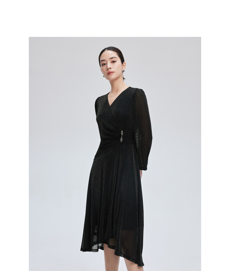 黒ワンピース 優美なカシュクールラメワンピース