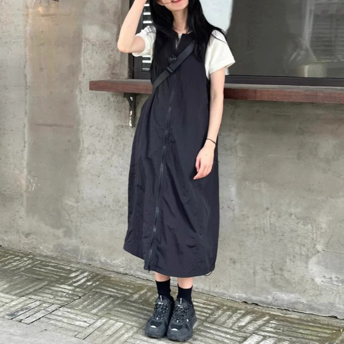 黒ワンピース ゆったりジャンパースカート