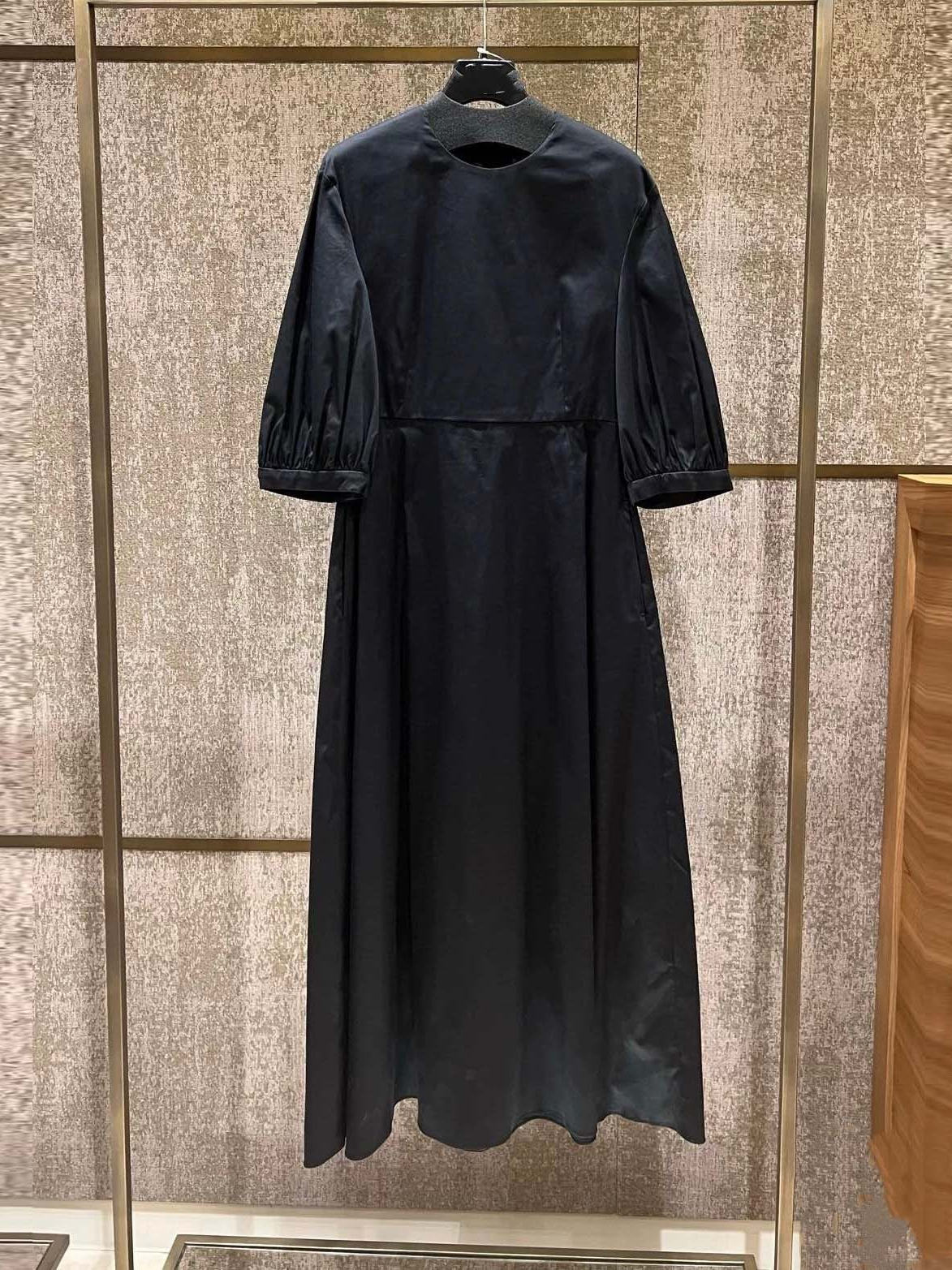 黒ワンピース 優雅なパフスリーブロングワンピース