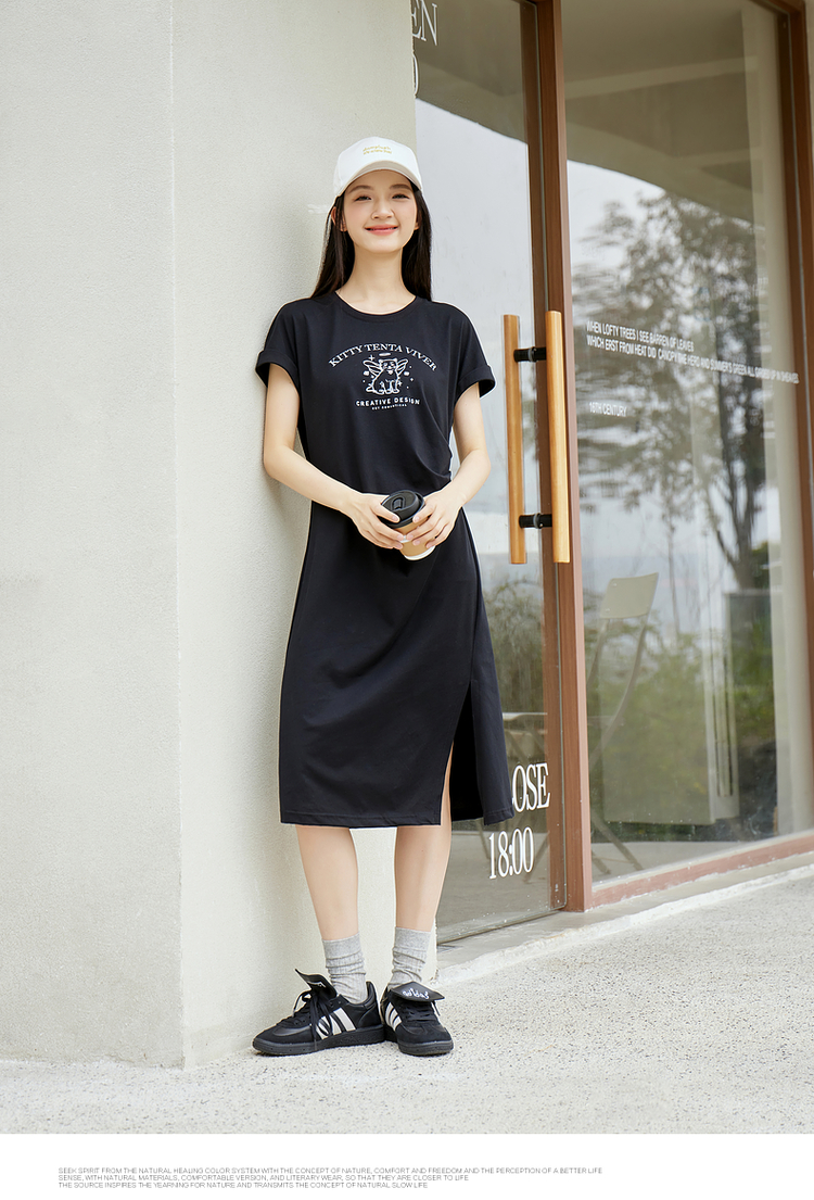 黒ワンピース ゆったりシルエット サイドスリットワンピース