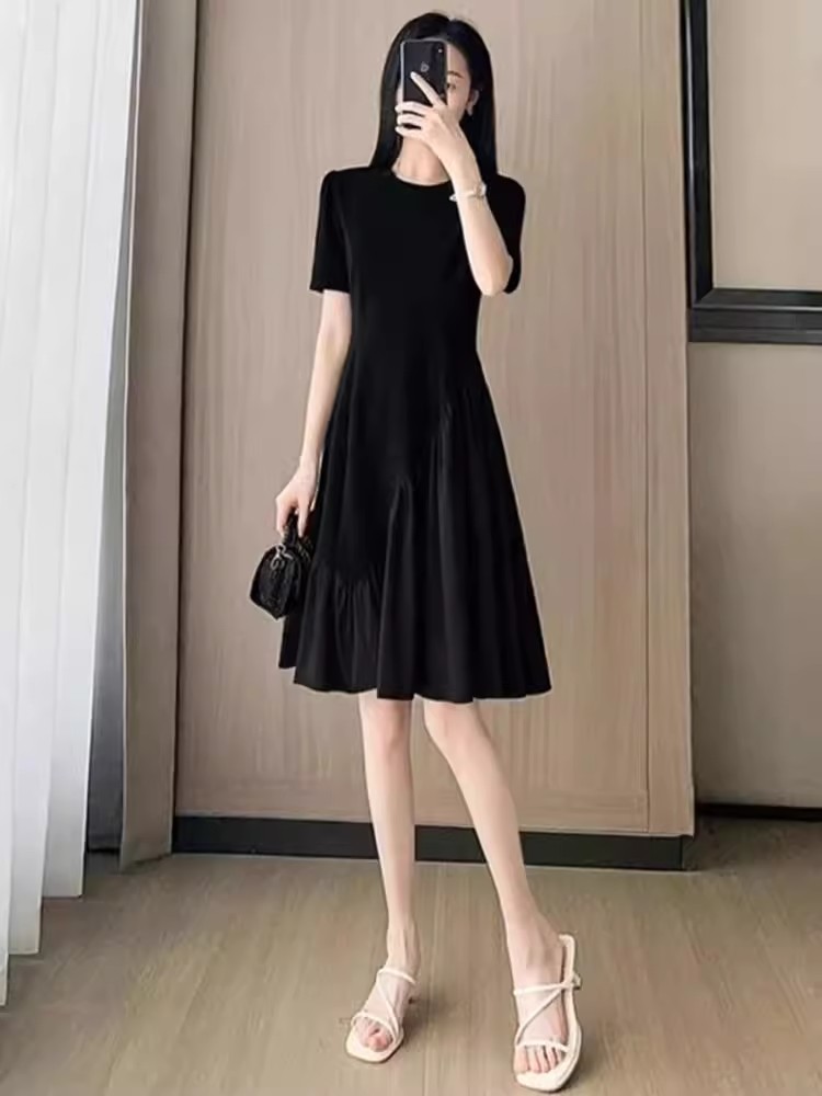 黒ワンピース 優美フレア切替ワンピース