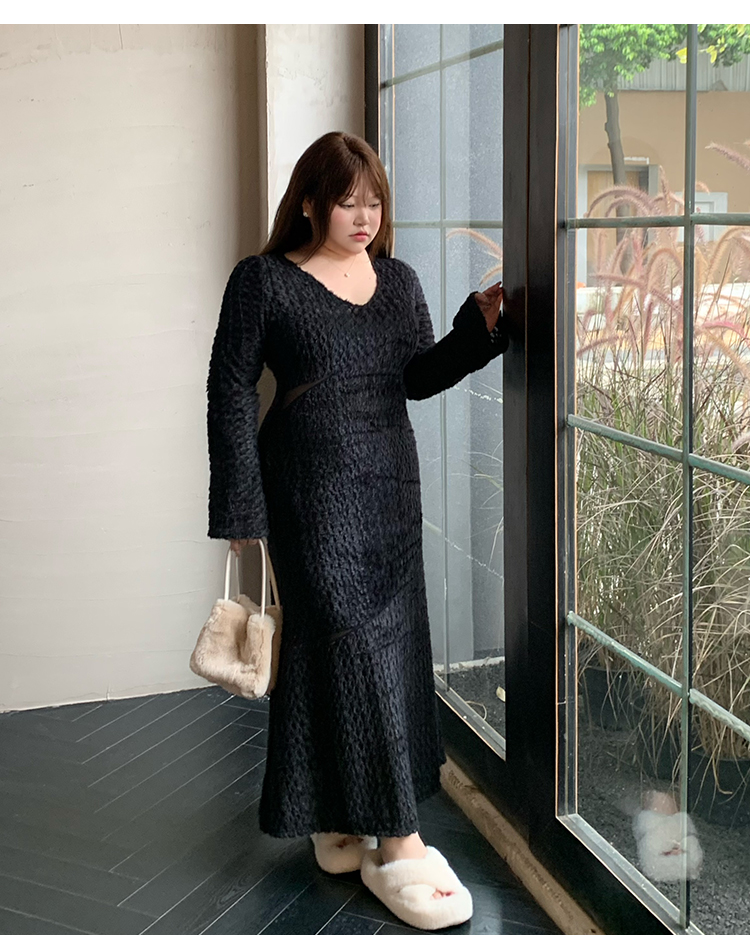 黒ワンピース 立体模様の上品ロングワンピース