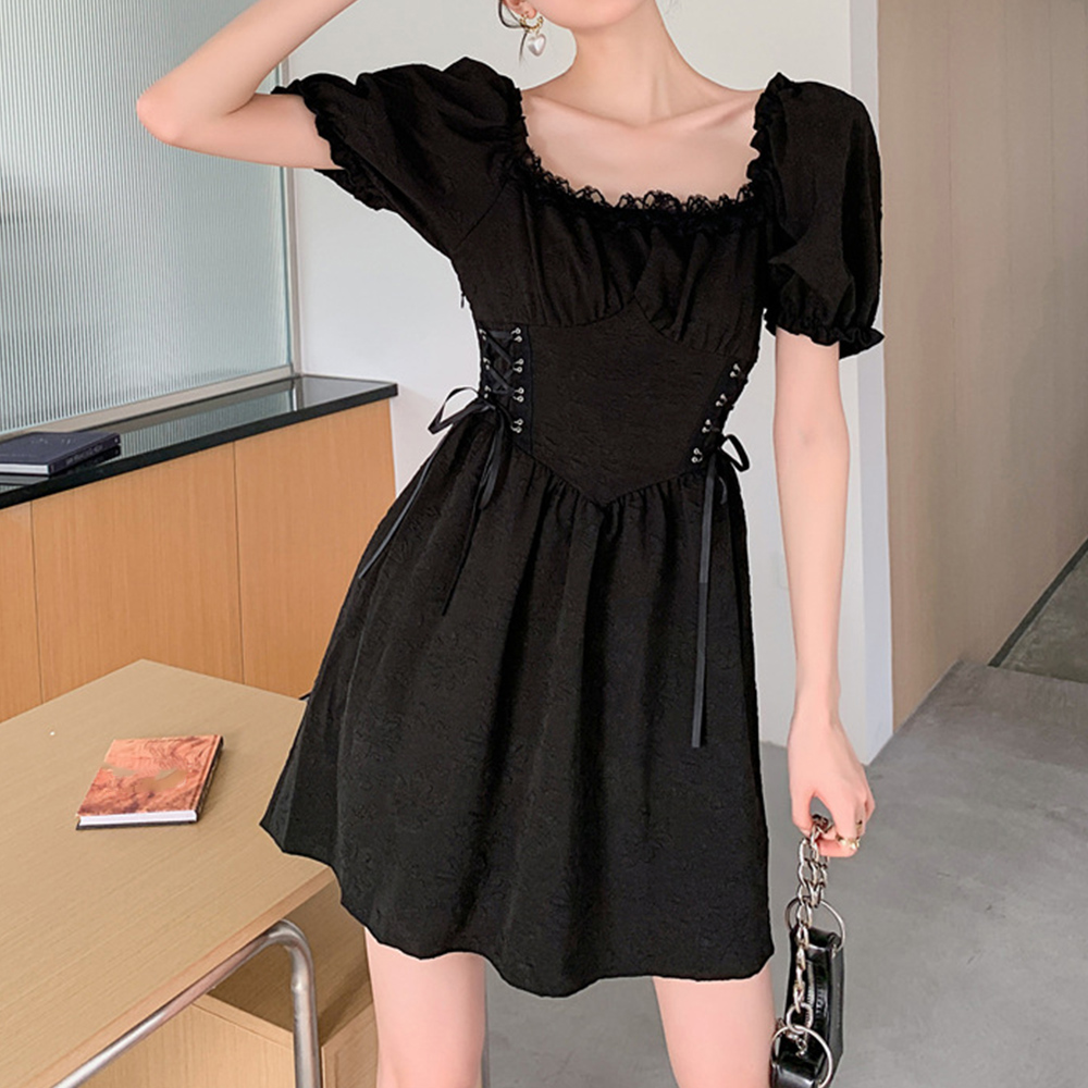 黒ワンピース スクエアネック パフ袖 ミニワンピース