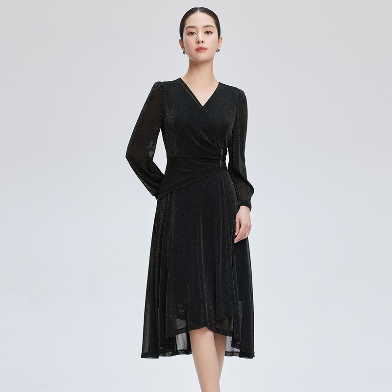黒ワンピース 優美なカシュクールラメワンピース