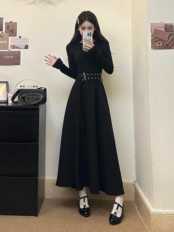 黒ワンピース ベルト飾りフレアロングワンピース