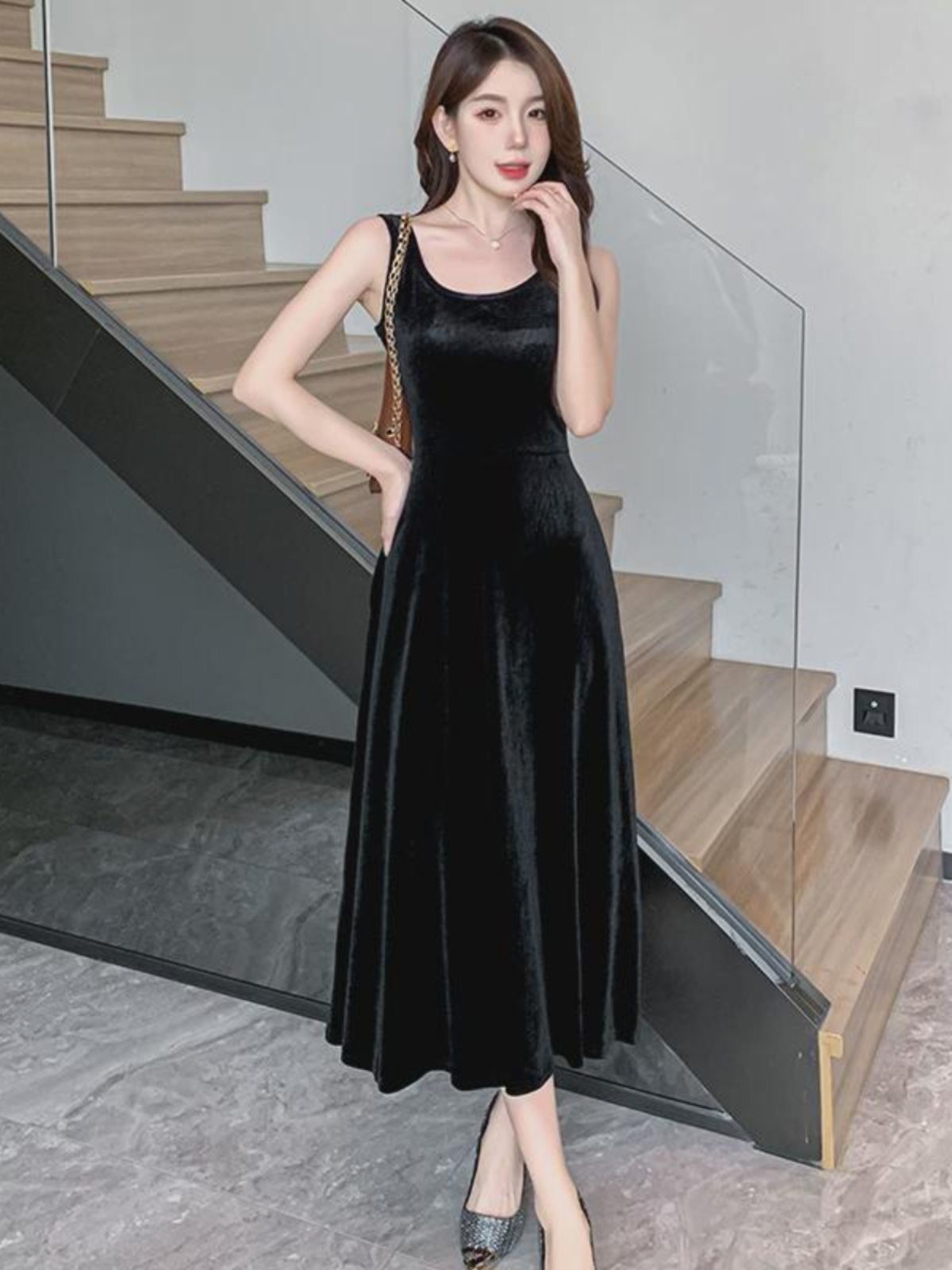 黒ワンピース 優美なベロアロングワンピース