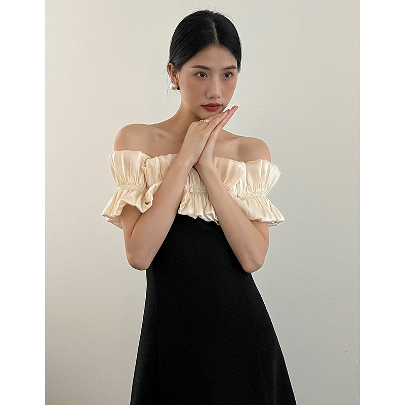 黒ワンピース 優美フリルデコルテワンピース