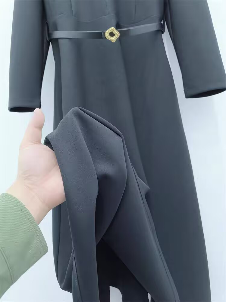 黒ワンピース 真珠襟飾りエレガントフレアワンピース