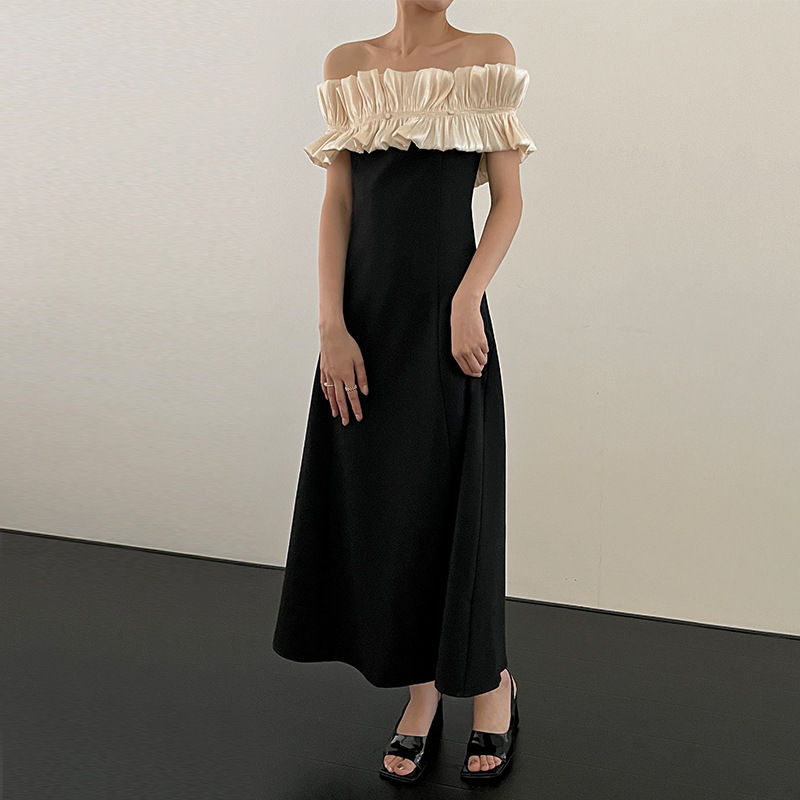 黒ワンピース 優美フリルデコルテワンピース
