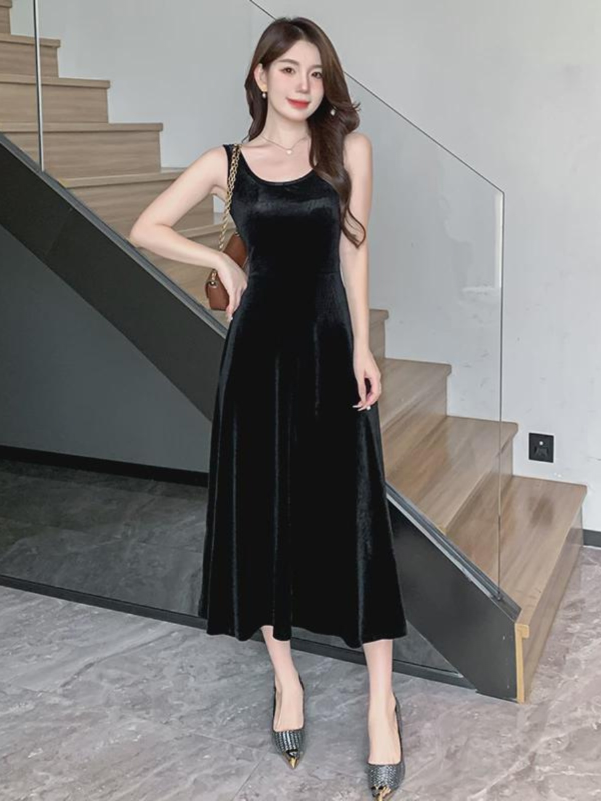 黒ワンピース 優美なベロアロングワンピース