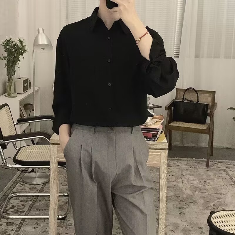 黒シャツ しなやかドレープ長袖シャツ