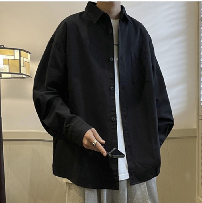 黒シャツ リラックスシルエット オーバーサイズシャツ