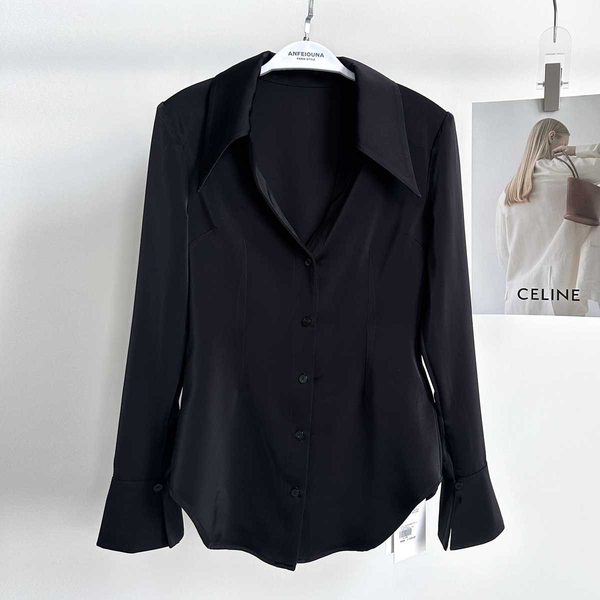 モードな雰囲気を演出！黒い Yシャツで作る上品コーデ5選