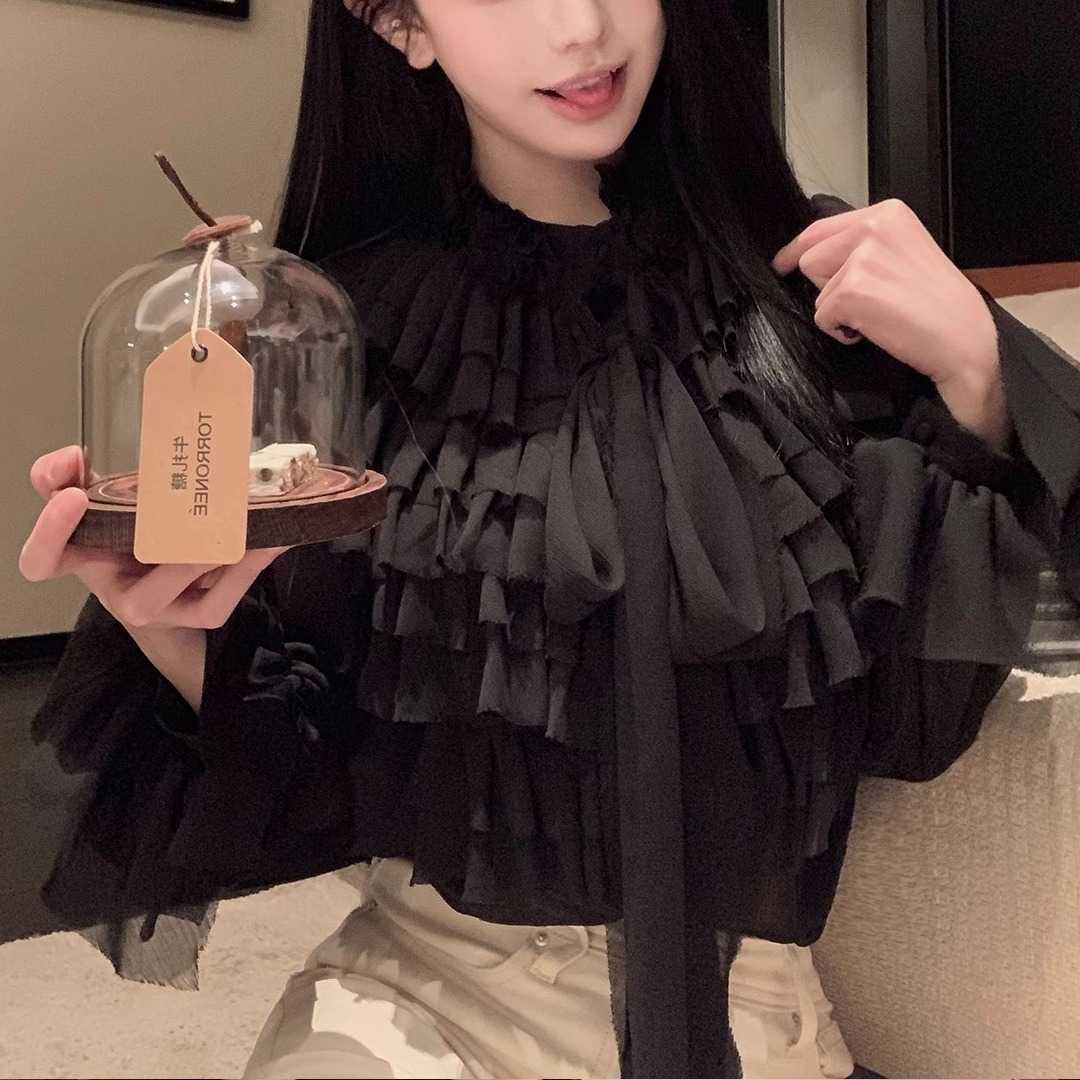 黒シャツ フリルリボン付きデザインブラウス