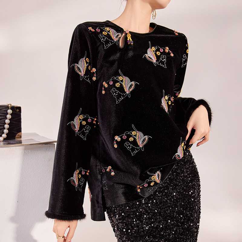 黒シャツ 蝶と小花刺繍ベロア切替シャツ