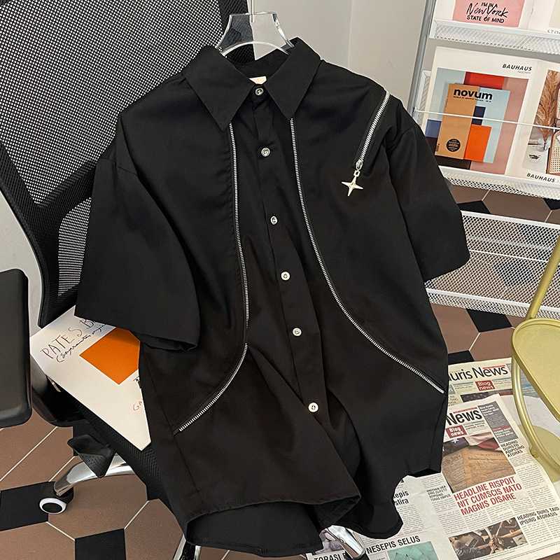 黒シャツ ジップアクセント半袖シャツ