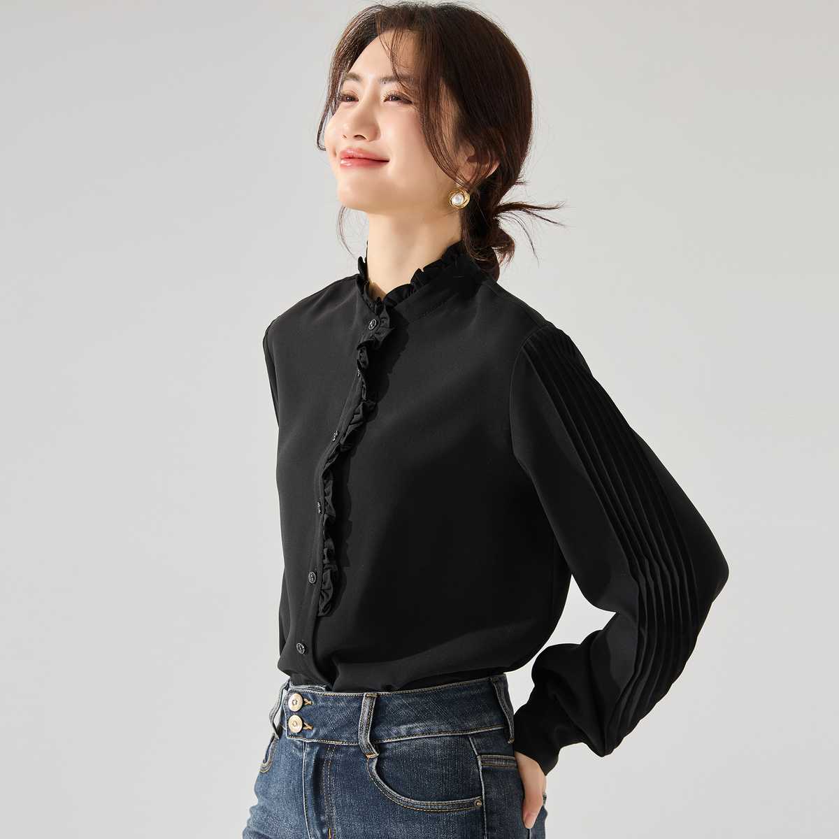 黒シャツ フリルシャーリング デザインブラウス