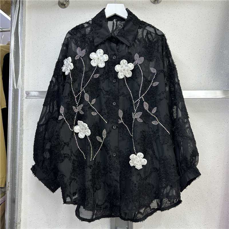 黒シャツ 花刺繍レースシアーブラウス