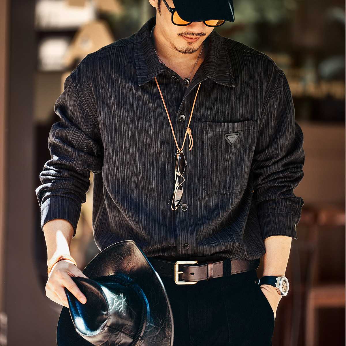 黒シャツ ストライプステッチ デザインシャツ