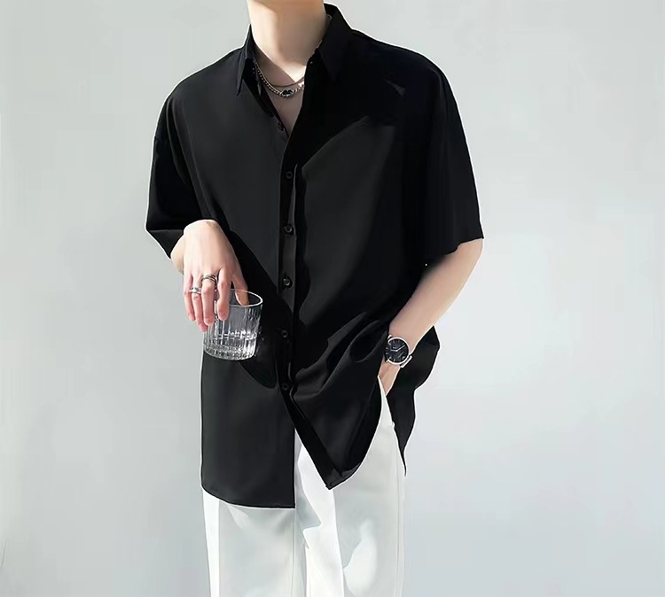 黒シャツ オーバーサイズ ゆったりシャツ