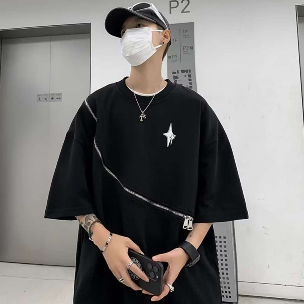 黒コーデ ジップライン ストリートゴシックTシャツ