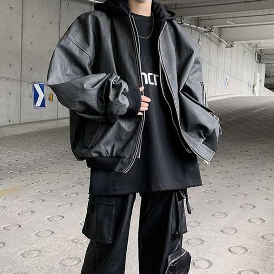 黒コーデ オーバーサイズ ジップアップジャケット