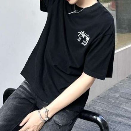 黒コーデ モードストリートオーバーサイズTシャツ