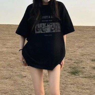 黒コーデ ロックバンドオーバーサイズTシャツ