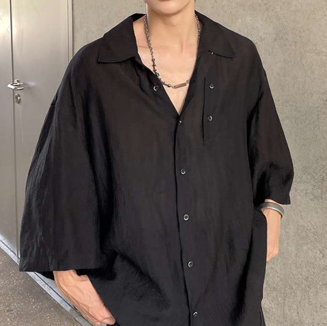 黒コーデ オーバーサイズシックブラックシャツ