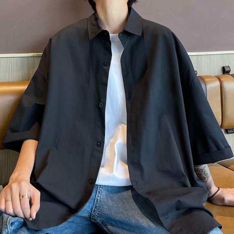 黒コーデ オーバーサイズ リラックスブラックシャツ