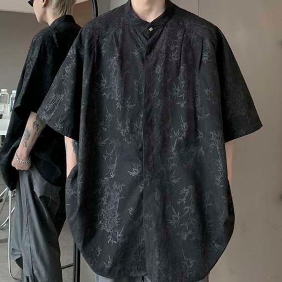 黒コーデ シルクシャツ